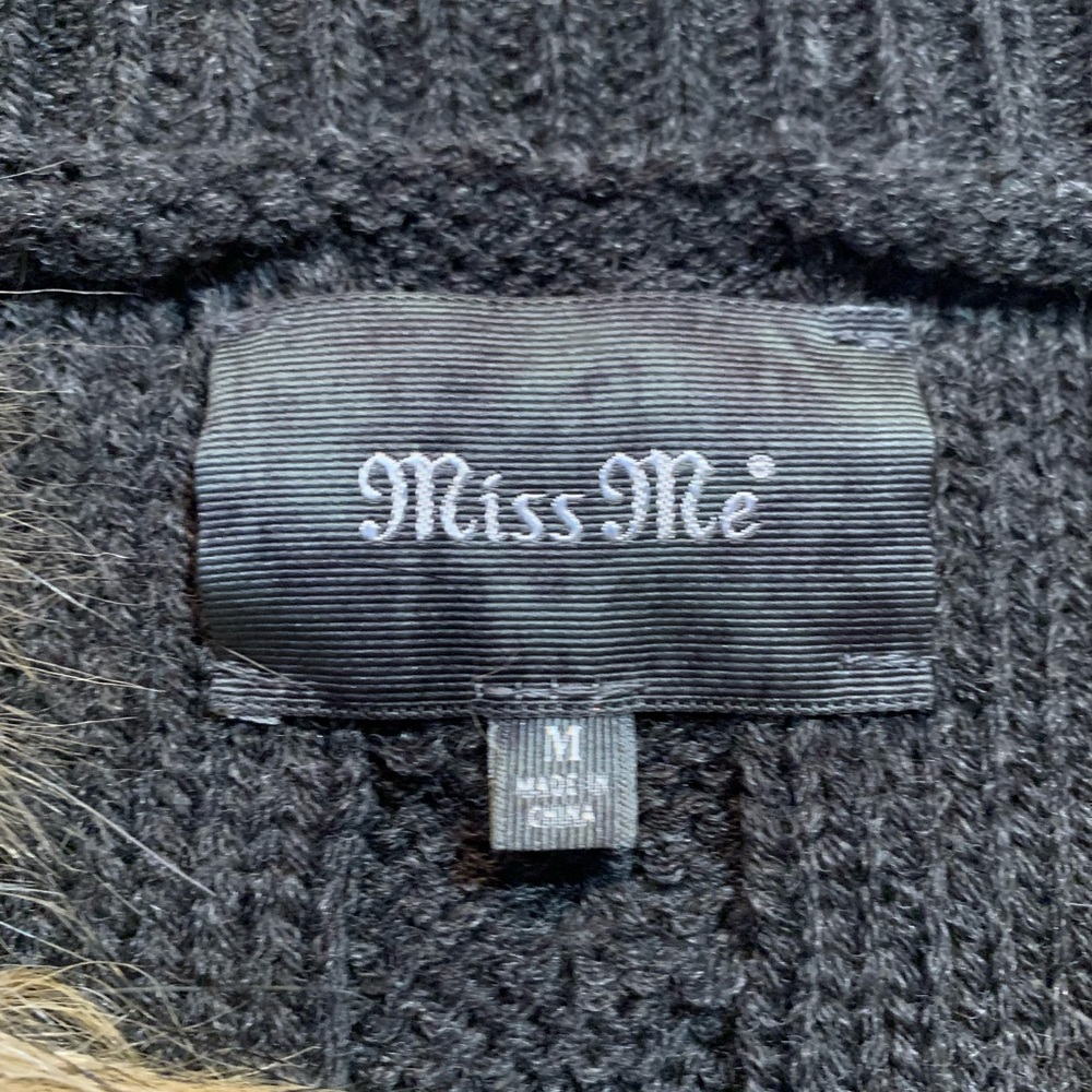 Vest - Picture 3 of 4